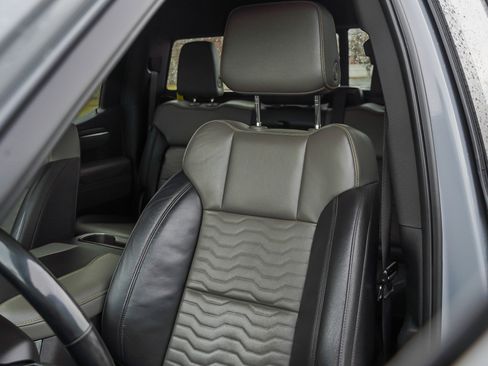 Used 2024 Chevrolet Silverado 1500 ZR2 w/ Technology Package image 17