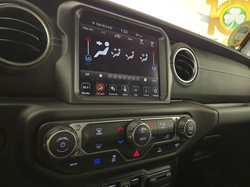 Used 2021 Jeep Wrangler Unlimited Sahara w/ Dual Top Group AWD/4WD image 28