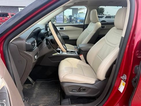 Used 2020 Ford Explorer Platinum w/ Premium Technology Package AWD/4WD image 22
