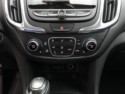 Used 2020 Chevrolet Equinox LT FWD image 18