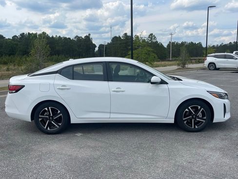 Used 2024 Nissan Sentra SV FWD image 34