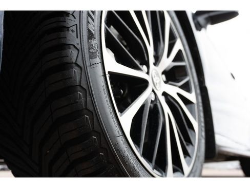 Used 2020 Toyota Camry SE image 9