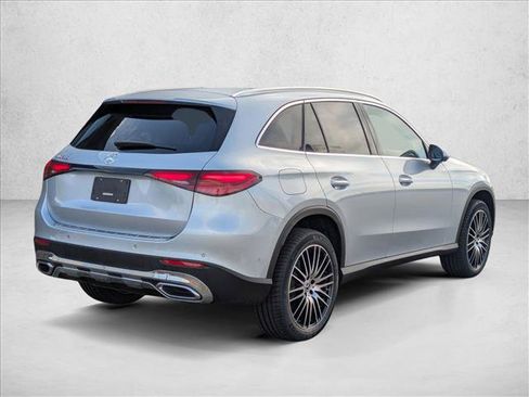 Used 2026 Mercedes-Benz GLC 300 image 2