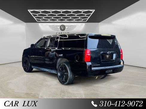 Used 2019 Chevrolet Suburban LT RWD image 3