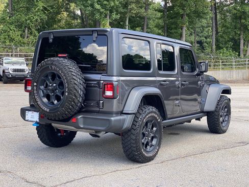 Used 2023 Jeep Wrangler Unlimited w/ Cold Weather Group AWD/4WD image 3