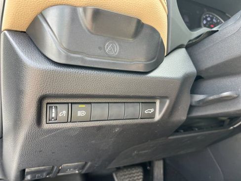 Used 2019 Toyota RAV4 XLE Premium FWD image 35