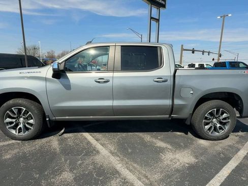 Used 2023 Chevrolet Silverado 1500 LT AWD/4WD image 5