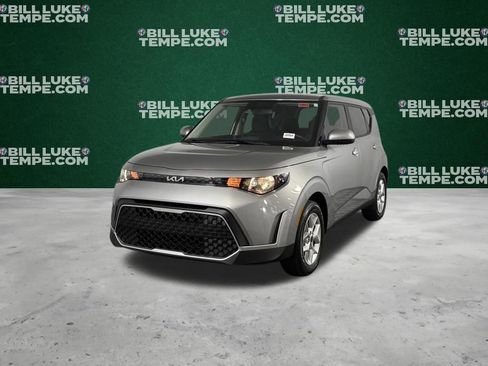 Used 2025 Kia Soul LX w/ LX Technology Package FWD image 4