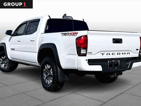 Certified 2018 Toyota Tacoma TRD Off-Road w/ Technology Package image 11