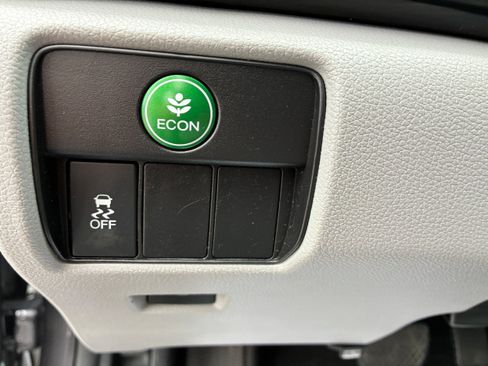 Used 2017 Honda Accord LX image 13