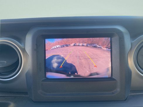 Used 2022 Jeep Wrangler Unlimited Sport image 23