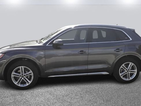 Certified 2024 Audi Q5 e Premium Plus w/ Premium Plus Package image 3