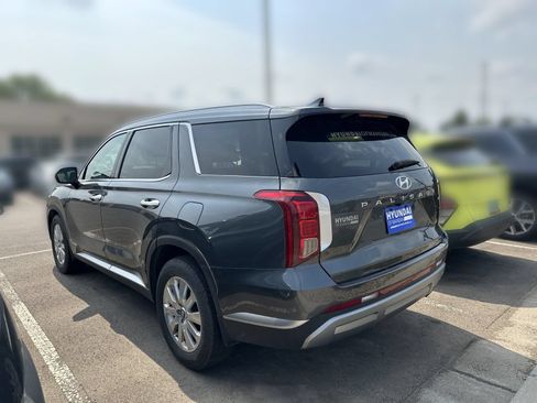 Used 2023 Hyundai Palisade SEL AWD/4WD image 4
