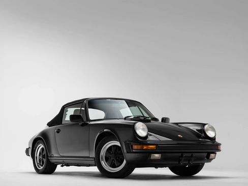 Used 1987 Porsche 911 Carrera RWD image 3