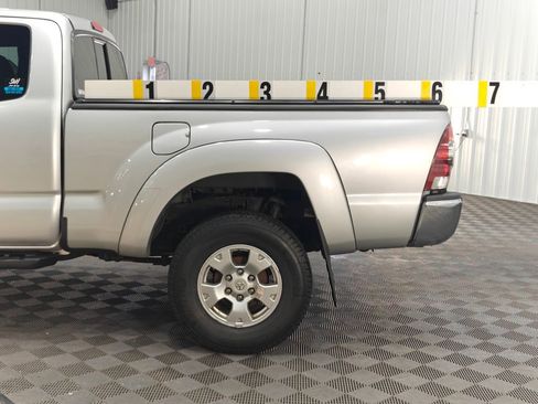 Used 2011 Toyota Tacoma 4x4 Access Cab w/ SR5 Pkg #2 image 24