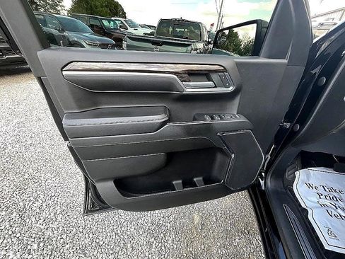 Used 2023 GMC Sierra 1500 Elevation image 12