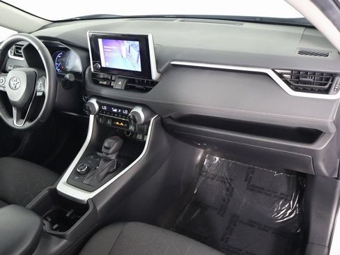 Used 2024 Toyota RAV4 XLE AWD/4WD image 9
