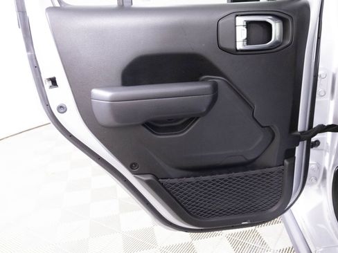 Used 2024 Jeep Wrangler Unlimited image 28