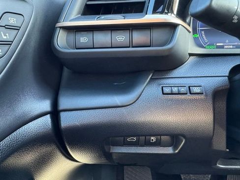 Certified 2024 Toyota Crown Limited image 33