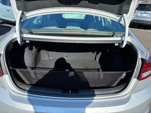 Used 2020 Hyundai Elantra SEL image 12