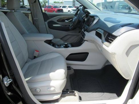 Used 2024 GMC Terrain Denali w/ Black Diamond Edition AWD/4WD image 10