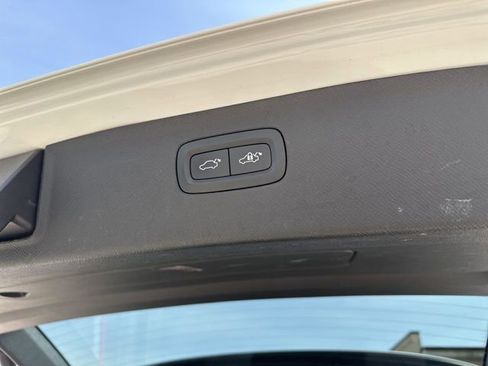 Certified 2023 Volvo XC90 B6 Plus w/ Protection Package Premier image 37