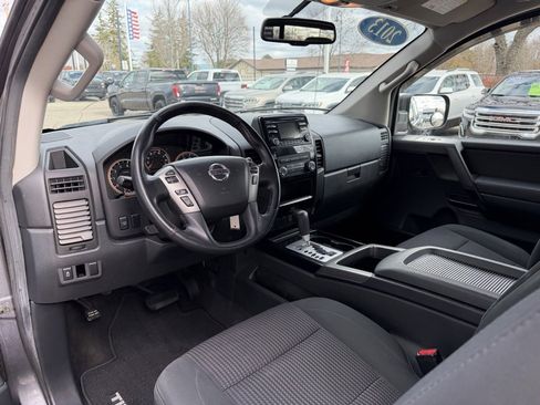 Used 2013 Nissan Titan SV w/ SV Value Truck Pkg image 11