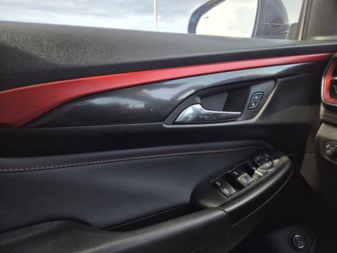 Used 2025 Chevrolet TrailBlazer RS w/ Convenience Package image 40