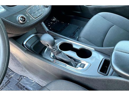 Used 2023 Chevrolet Malibu LT FWD image 17