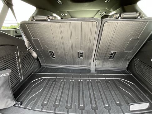 Used 2024 GMC Yukon AT4 w/ AT4 Premium Plus Package AWD/4WD image 30