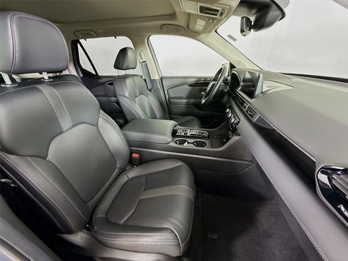 Used 2025 Honda Pilot Touring image 30