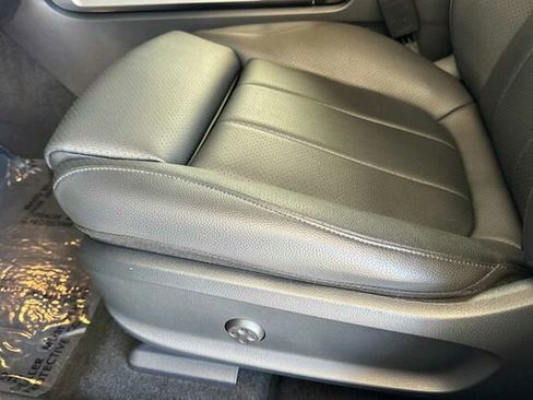 Used 2023 Mercedes-Benz EQB 300 4MATIC image 13