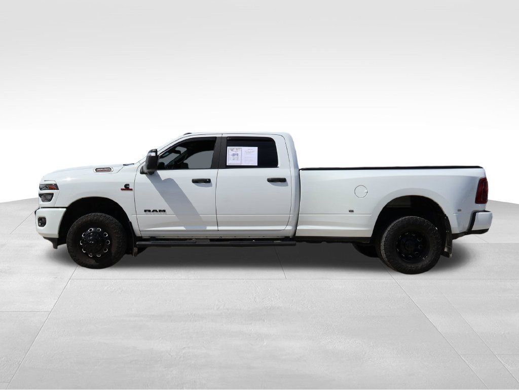 Used 2025 RAM 3500 Big Horn AWD/4WD image 2