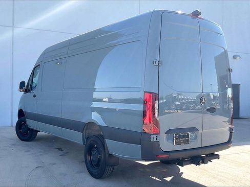 New 2025 Mercedes-Benz Sprinter 2500 image 12