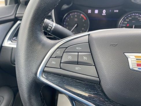 Used 2023 Cadillac XT5 Premium Luxury w/ Technology Package AWD/4WD image 9