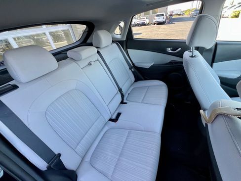 Used 2022 Hyundai Kona SEL w/ Convenience Package FWD image 18