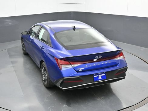 Certified 2025 Hyundai Elantra Sport FWD image 50