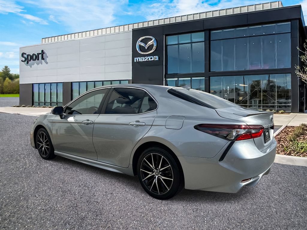 Used 2023 Toyota Camry SE FWD image 6