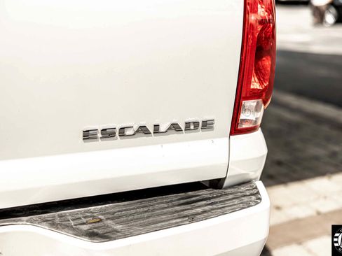 Used 2010 Cadillac Escalade EXT Luxury image 15