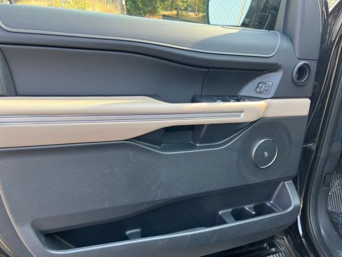 Used 2024 Ford Expedition Max Limited RWD image 18