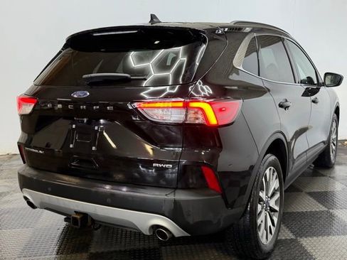 Used 2022 Ford Escape Titanium w/ Class II Trailer Tow Package image 10