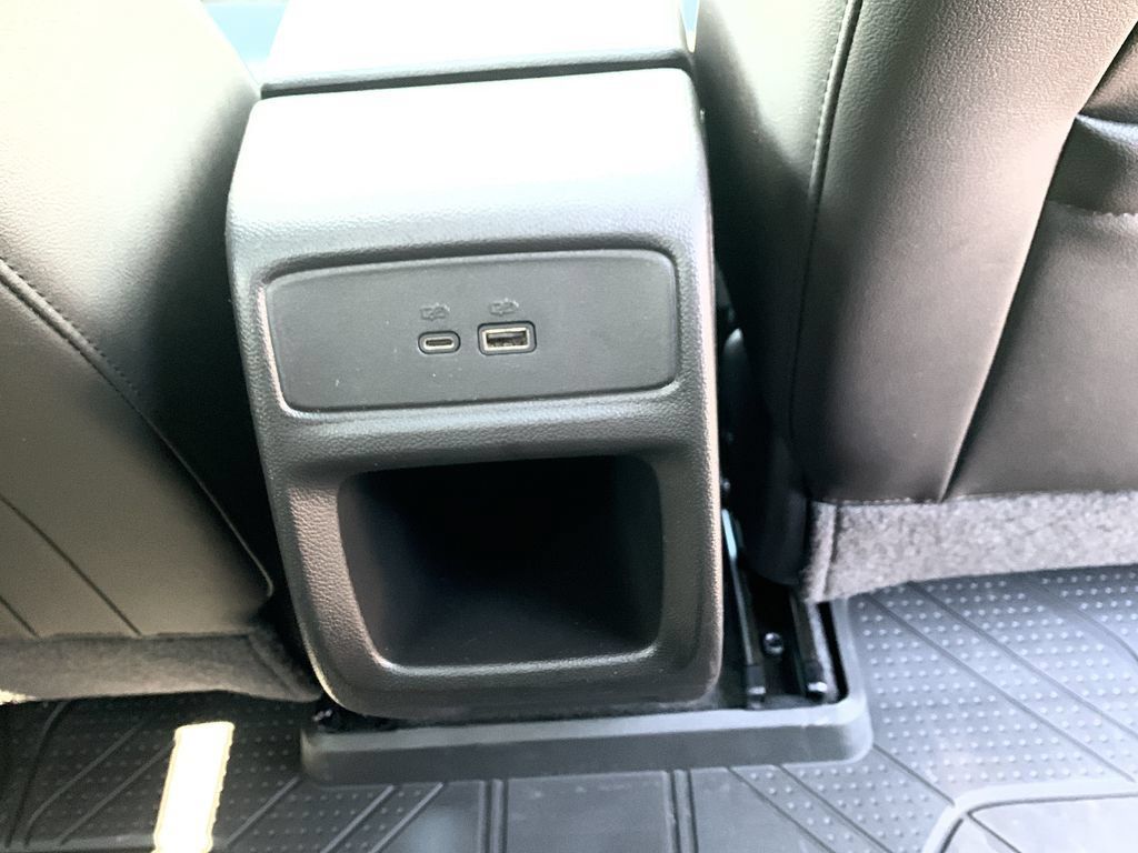 Used 2024 Chevrolet Trax ACTIV w/ Sunroof Package FWD image 38