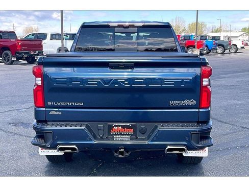 Used 2022 Chevrolet Silverado 1500 High Country w/ Technology Package image 4