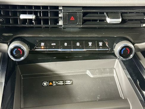 New 2026 Chevrolet Suburban LT w/ Comfort Package image 15