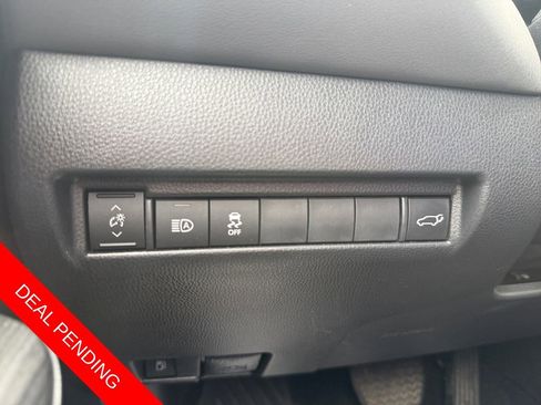 Used 2023 Toyota Venza XLE image 30