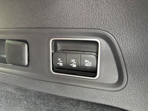 Certified 2025 Mercedes-Benz GLS 450 4MATIC image 34