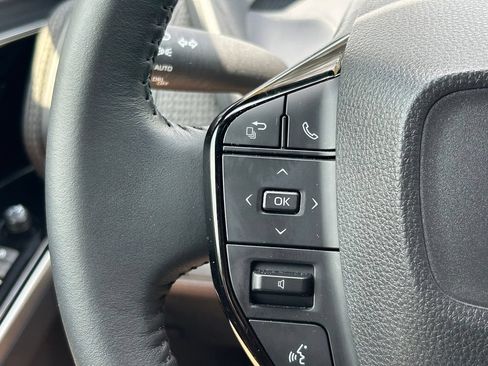 Used 2024 Toyota bZ4X AWD image 37