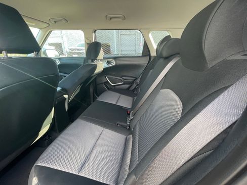 Used 2025 Kia Soul LX w/ LX Technology Package image 23