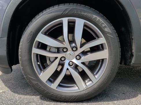 Used 2017 Honda Pilot Touring image 14