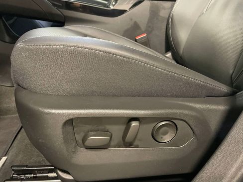 Used 2025 Buick Envision Preferred image 22